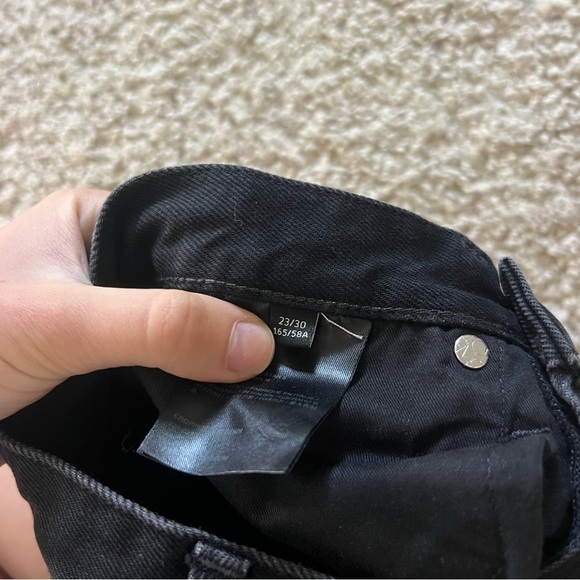 Toteme women’s Cropped Kick denim - Picture 10 of 11